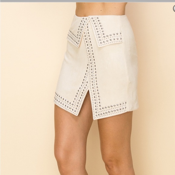 Cute Fun & Flirty Faux Micro-Suede Short Skirt - Picture 2 of 5